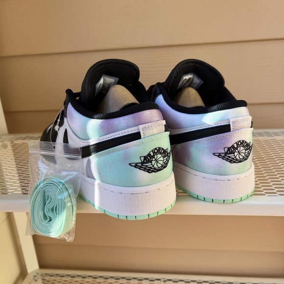 Nike Jordan 1 Low - Picture 7 of 8